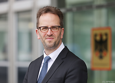 Klaus Müller, Präsident der deutschen Netzagentur,
 - Bonn, APA/dpa