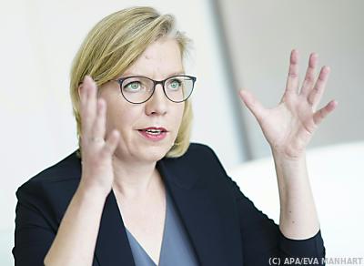 Leonore Gewessler erteilt umstrittener Erdgasfördermethode eine Absage
 - Wien, APA/EVA MANHART