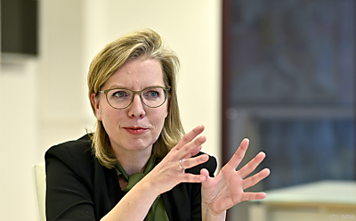 Umwelt-und Klimaschutzministerin Leonore Gewessler (Grüne)
 - Wien, APA
