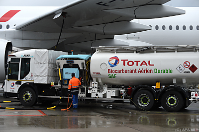 Gemisch aus Kerosin und 16 Prozent Biokraftstoff
 - Roissy-Charles de Gaulle airport, APA/AFP