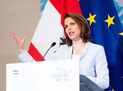 Europaministerin Karoline Edtstadler unterstützt dei Forderungen der Autobranche
 - Wien, APA