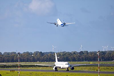 Der Flugverkehr verpasst selbst gesteckte Klimaziele
 - Düsseldorf, APA/dpa