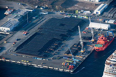 Rohre für die Nord Stream 2 in einem Hafen
 - Sassnitz-Mukran, APA/dpa