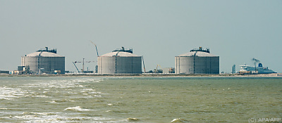 LNG-Tanks am Terminal Dunkerque
 - Dunkirk, APA/AFP