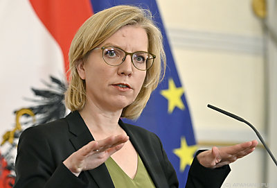 Klimaschutzministerin Gewessler sieht keine Anzeichen für Gas-Stopp - Wien, APA/HANS PUNZ