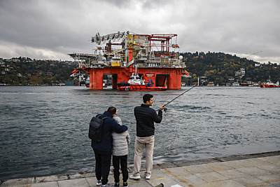 Die mobile Offshore-Bohranlage Transocean Barents ist in Constan?a eingetroffen
 - Istanbul, APA/AFP