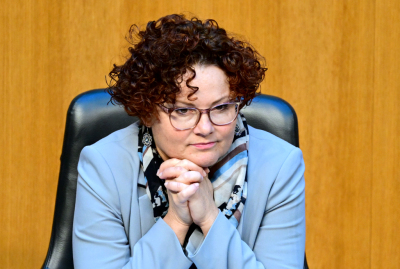 Staatssekretärin Elisabeth Zehetner (ÖVP) vertritt Österreich
– Wien, APA/ROLAND SCHLAGER Staatssekretärin Elisabeth Zehetner (ÖVP) vertritt Österreich
- Wien, APA/ROLAND SCHLAGER