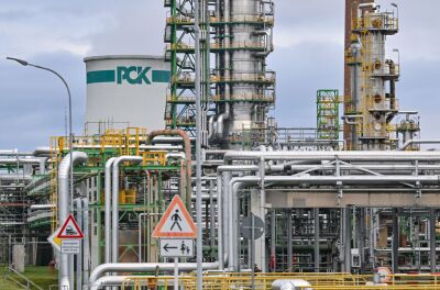 Rosneft-Tochter mit Mehrheitsbeteiligung an PCK-Raffinerie
 – Schwedt/Oder, APA/dpa Rosneft-Tochter mit Mehrheitsbeteiligung an PCK-Raffinerie
 - Schwedt/Oder, APA/dpa