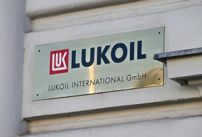 Breites Spektrum von Lukoil soll an Carlyle gehen
– Wien, APA/THEMENBILD Breites Spektrum von Lukoil soll an Carlyle gehen
- Wien, APA/THEMENBILD