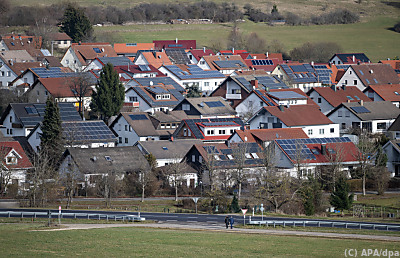 Zahl der PV-Module auf Österreichs Dächern ist 2022 stark gestiegen - Donnstetten, APA/dpa