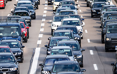 Hersteller leiden unter eingebrochener Elektroauto-Nachfrage
 - München, APA/dpa