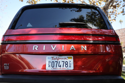 Rivian erreichte Gewinnziel und erwartet Geldspritze nun zum 30