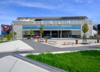 Fassade der Tesla-Fabrik in Grünheide
– Grünheide, APA/dpa Fassade der Tesla-Fabrik in Grünheide
- Grünheide, APA/dpa