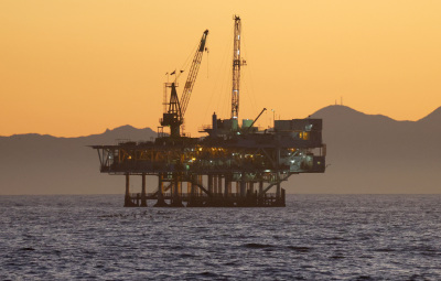 Los niveles de producción de petróleo y gas planificados son demasiado altos - Seal Beach, APA (AFP/GETTY/MARIO TAMA)