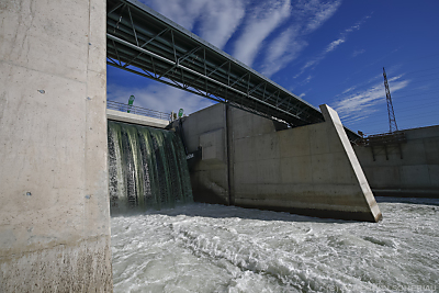 Niedrige Pegelstände der heimischen Flüsse sind Grund für die sinkende Stromproduktion
 - Graz, APA/ERWIN SCHERIAU