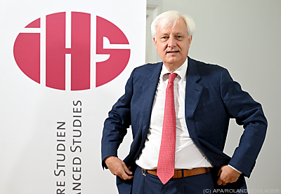 IHS-Direktor Klaus Neusser
 - Wien, APA/ROLAND SCHLAGER
