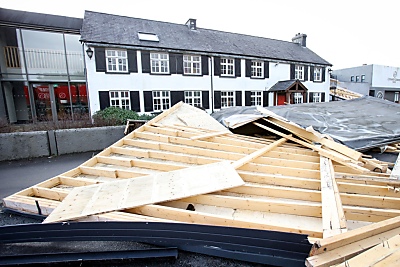 Der Sturm richtete in Irland beträchtliche Schäden an
 - Belfast, APA/AFP