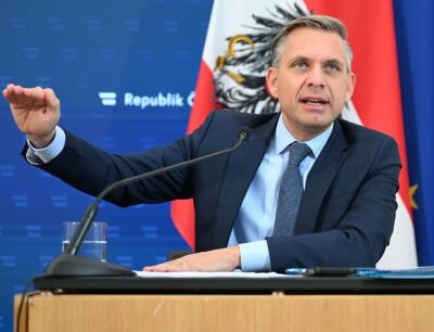 Netzentgelte für Strom-Einspeiser in abgeschwächter Form vorgesehen
– Wien, APA/HELMUT FOHRINGER Netzentgelte für Strom-Einspeiser in abgeschwächter Form vorgesehen
- Wien, APA/HELMUT FOHRINGER